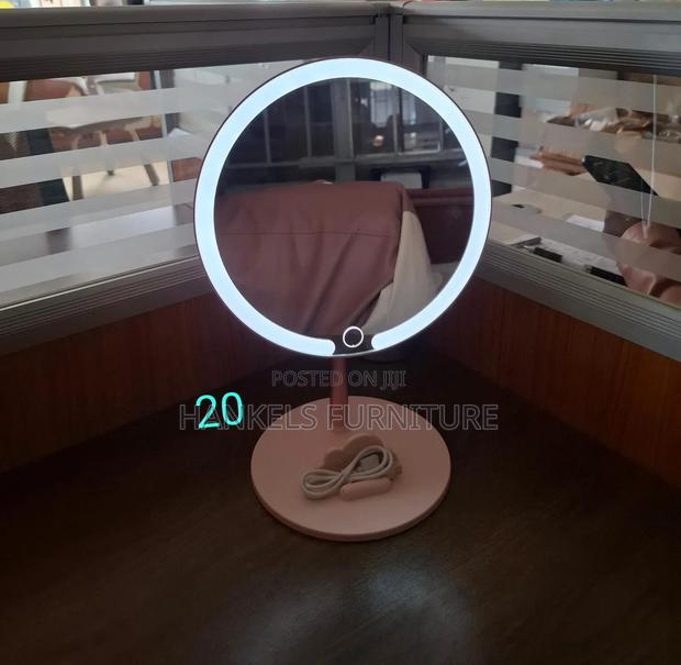 Make Up Mirror - main view