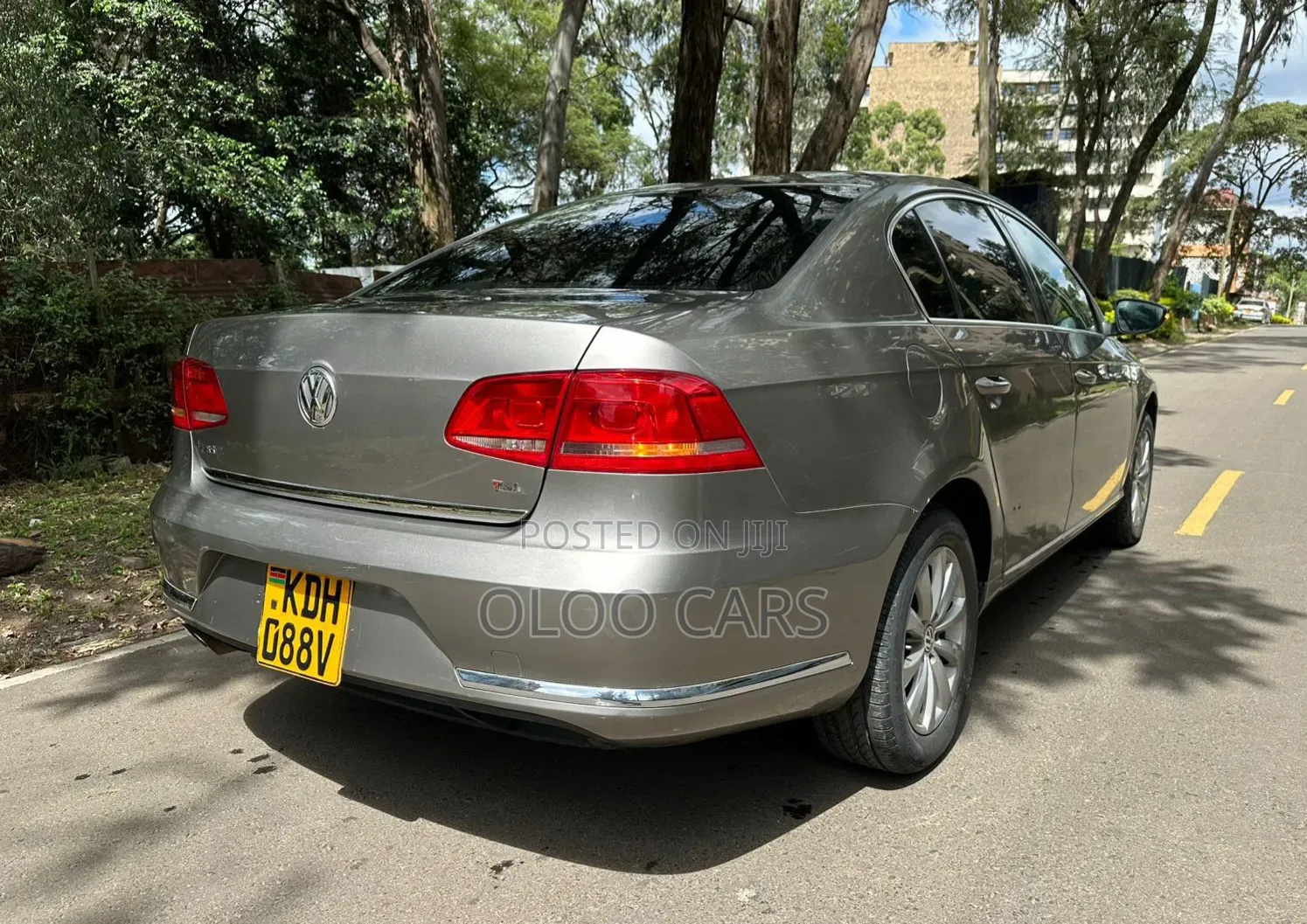 Volkswagen Passat 2013 Silver