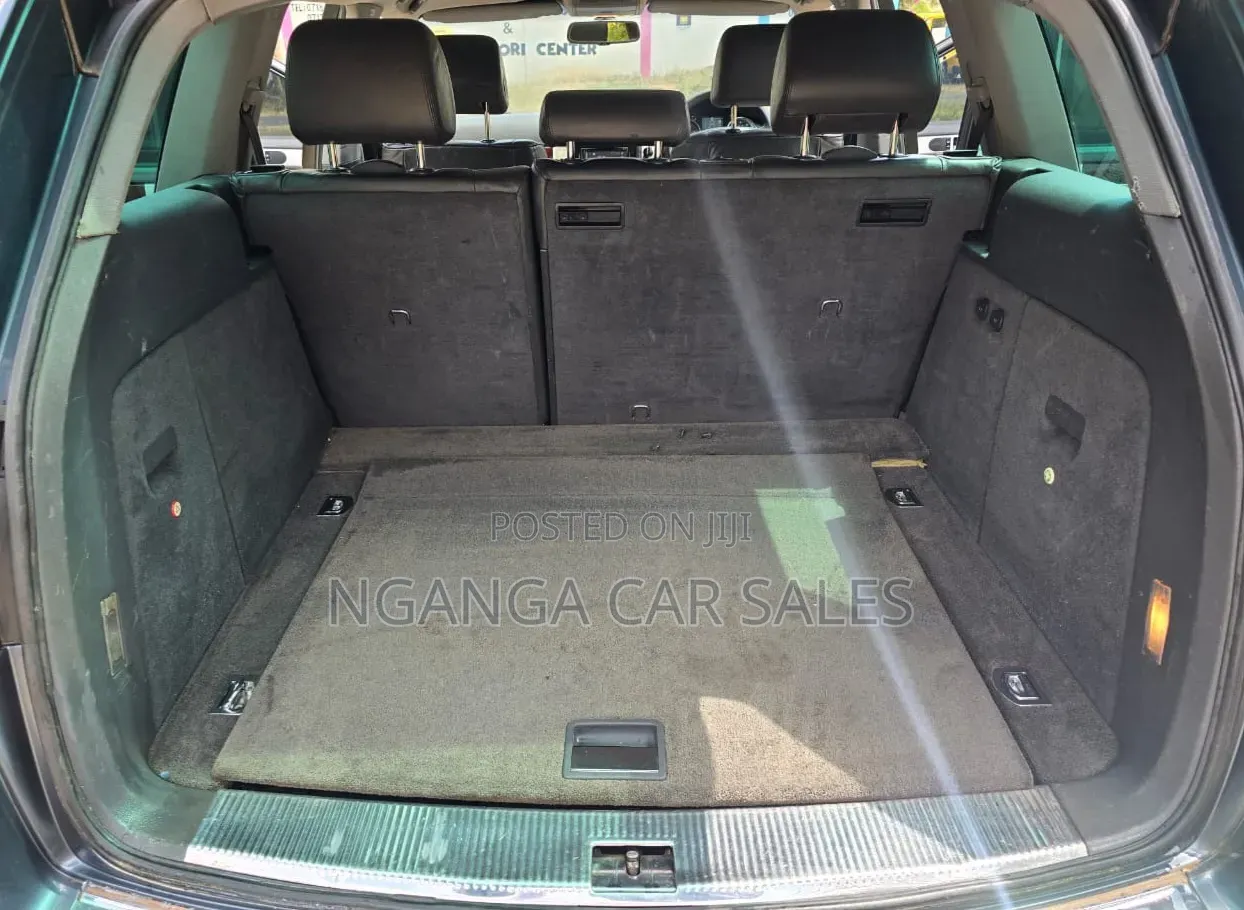 Volkswagen Touareg 2006 Blue