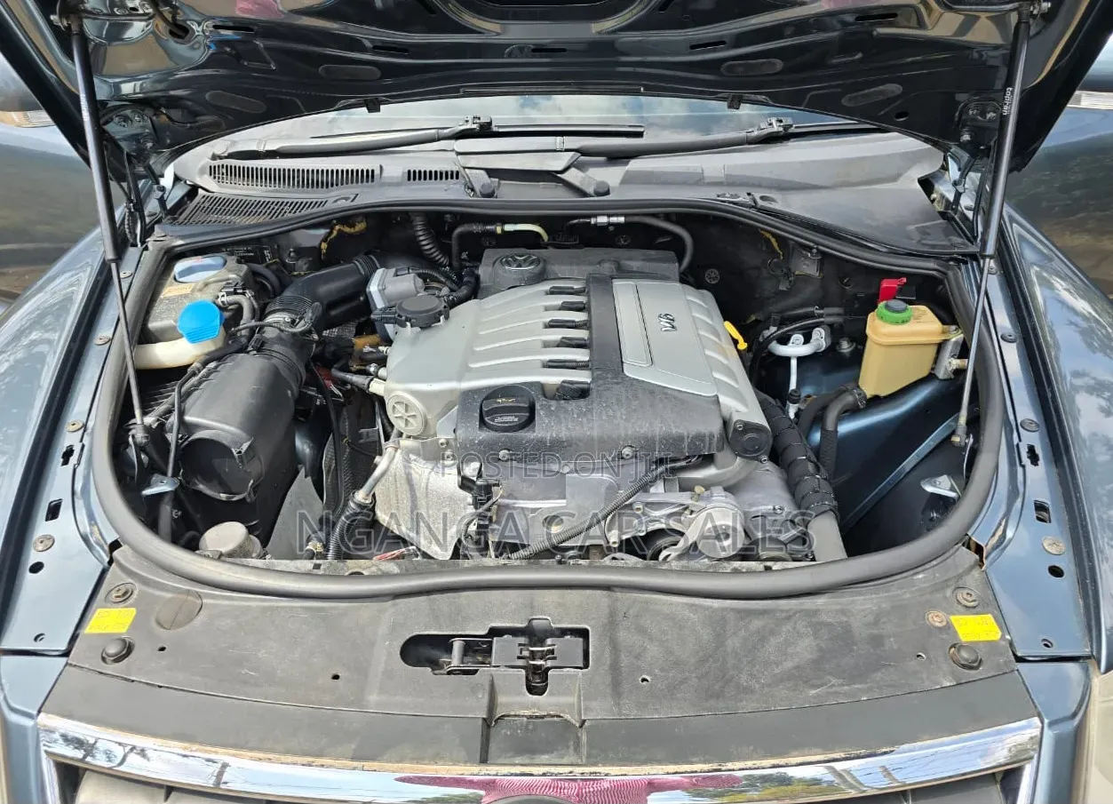 Volkswagen Touareg 2006 Blue