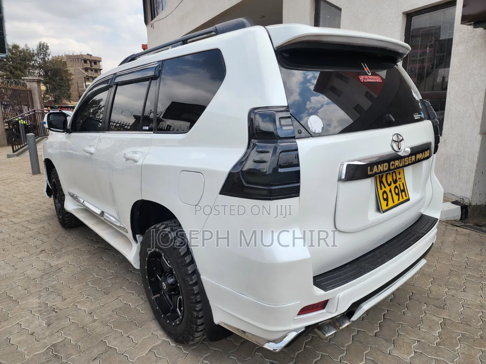 Toyota Land Cruiser Prado 2011 White