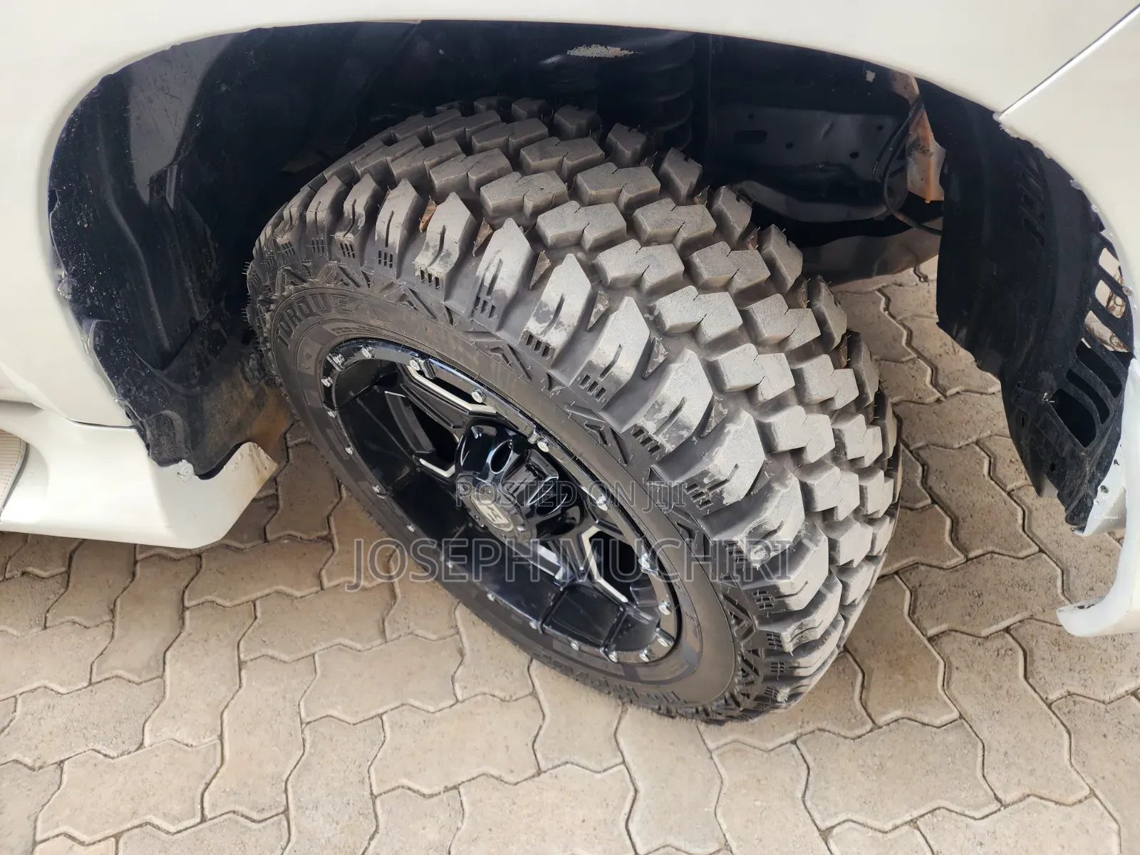 Toyota Land Cruiser Prado 2011 White