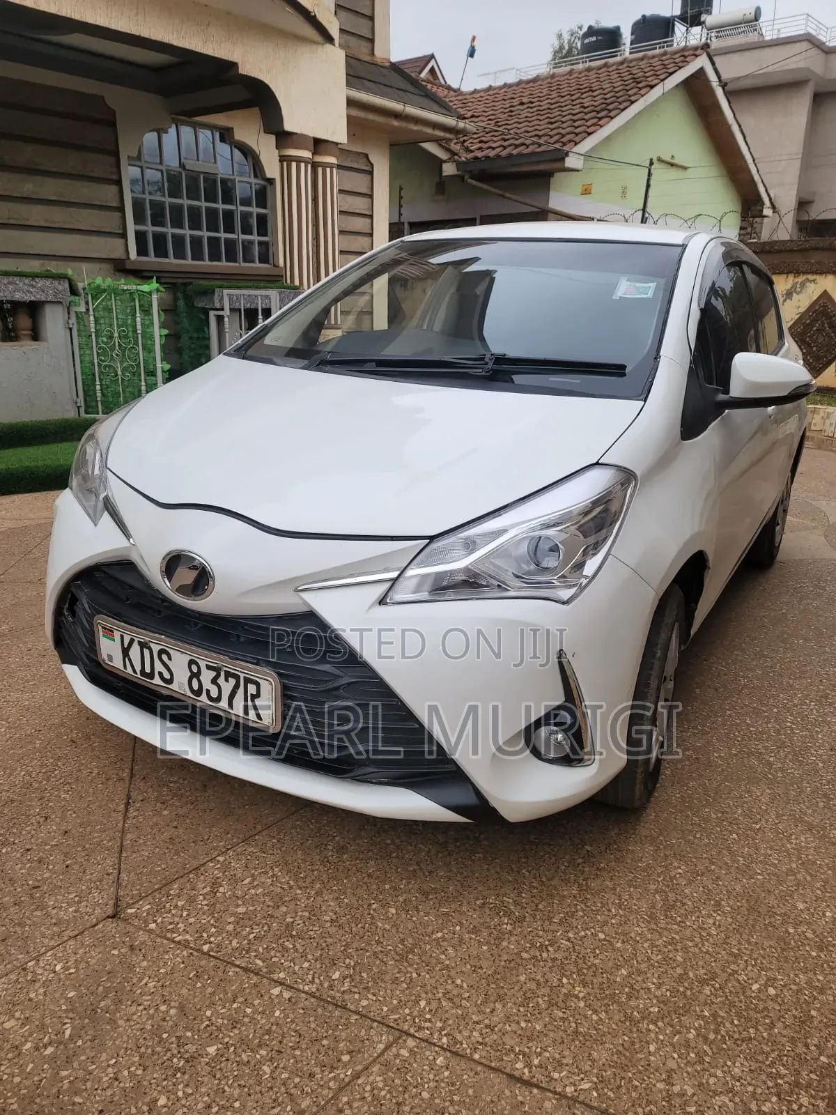 Toyota Vitz 2017 White
