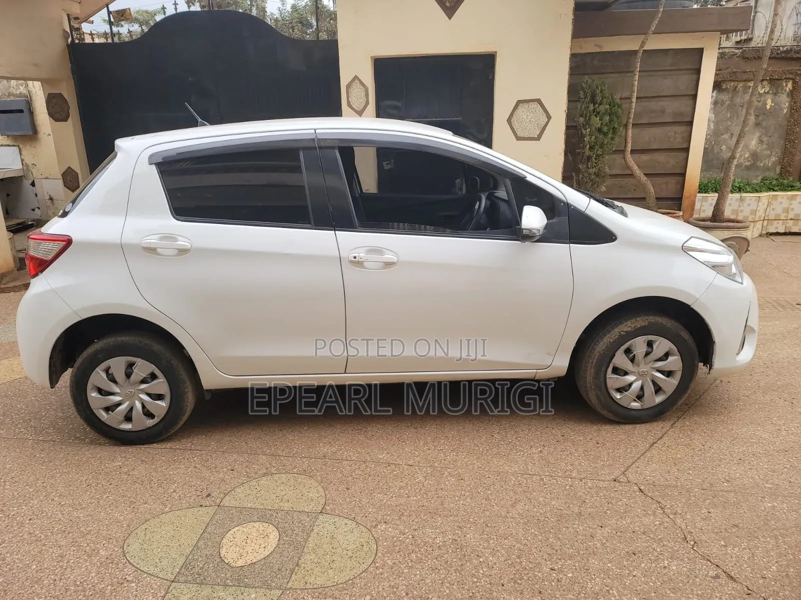 Toyota Vitz 2017 White
