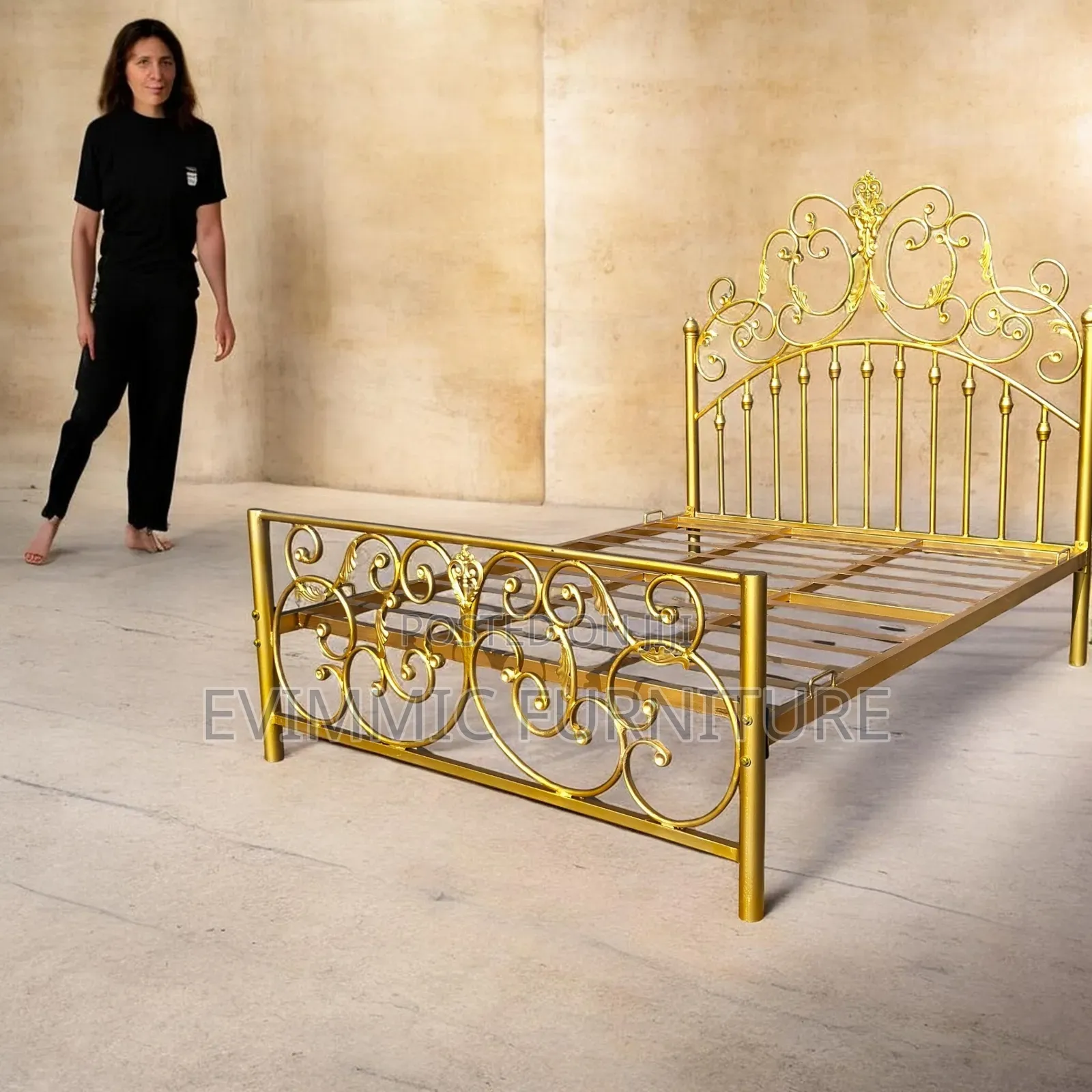 Aesthetic Strikingly Beautiful Queen Size Bed