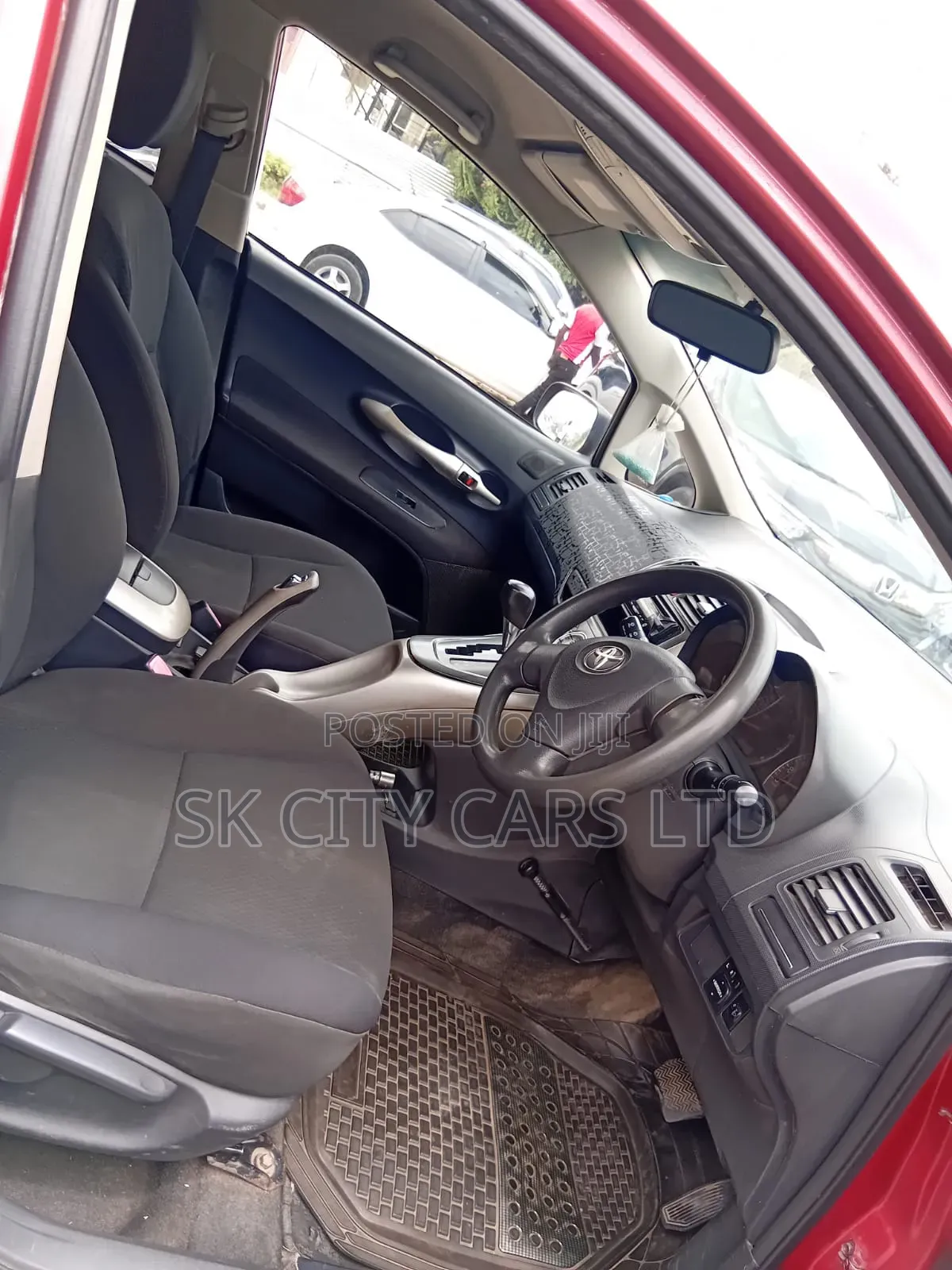 Toyota Auris 2007 Red
