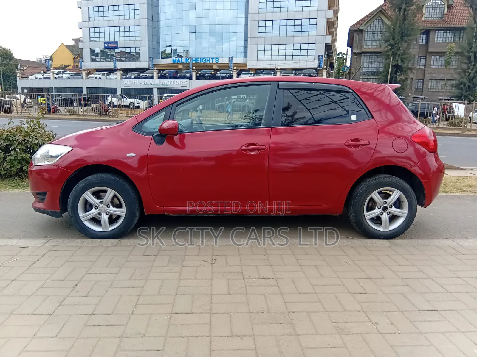 Toyota Auris 2007 Red