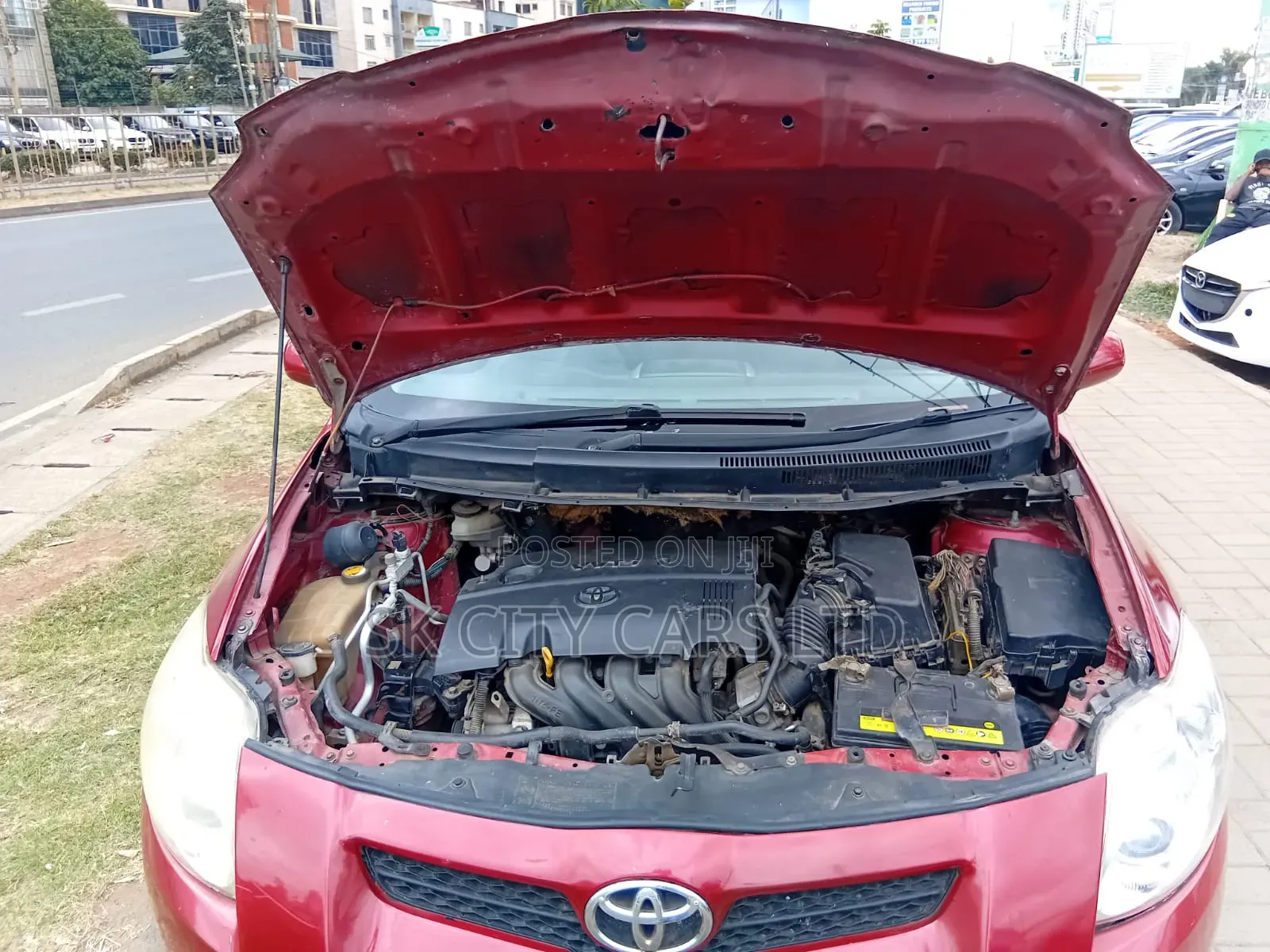 Toyota Auris 2007 Red