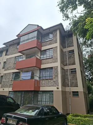 3bdrm House in State House Area for rent