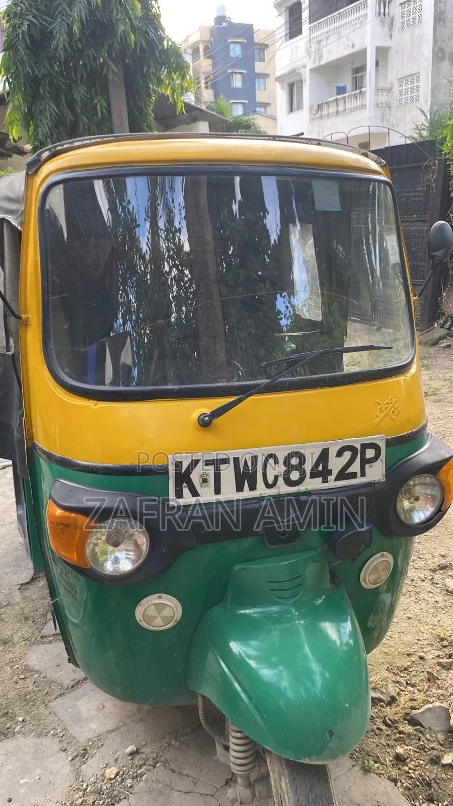 Piaggio 2020 Yellow