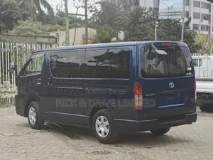 Toyota HiAce 2020 Blue