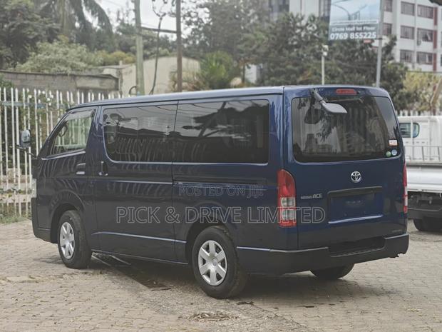 Toyota HiAce 2020 Blue - thumbnail 2
