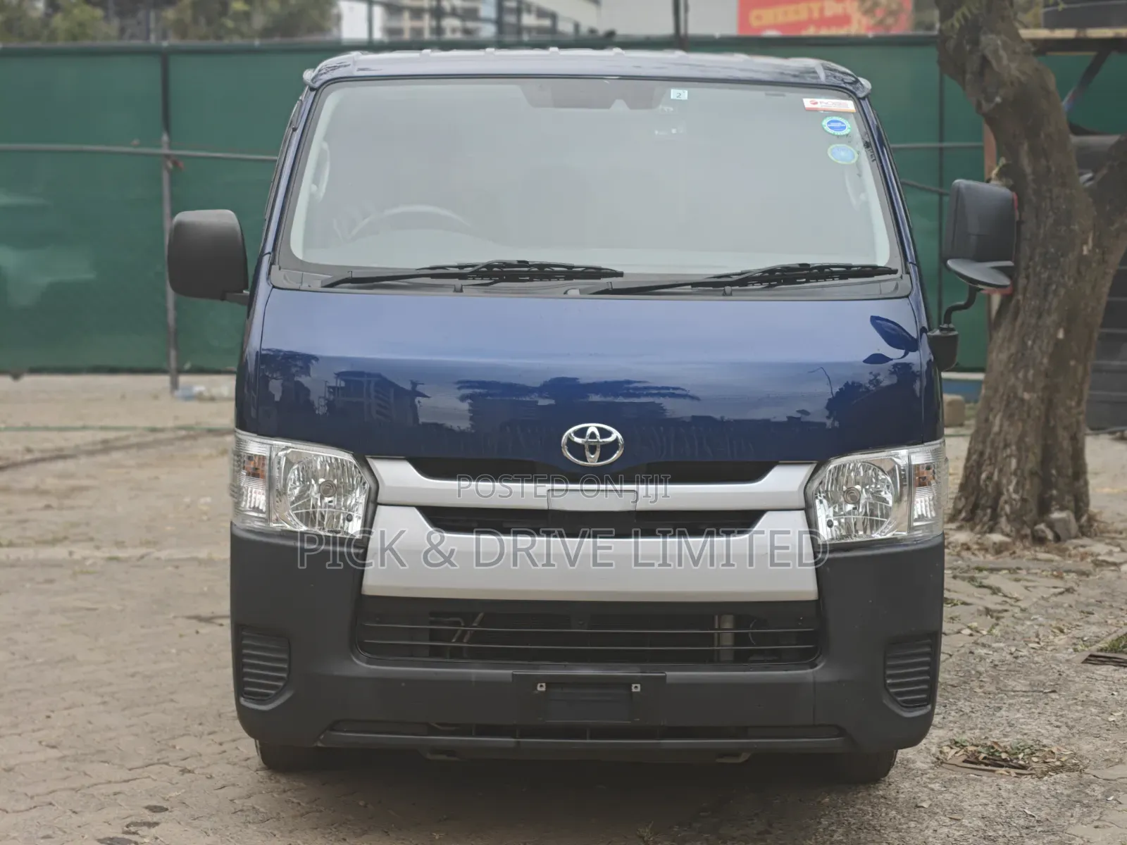 Toyota HiAce 2020 Blue