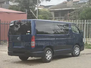 Toyota HiAce 2020 Blue