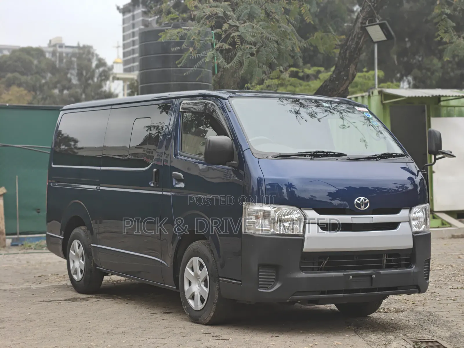 Toyota HiAce 2020 Blue