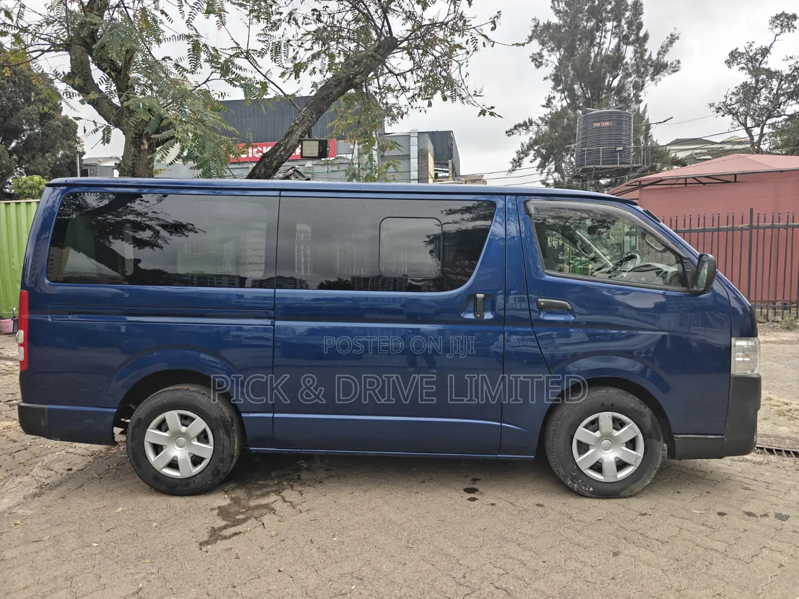 Toyota HiAce 2020 Blue