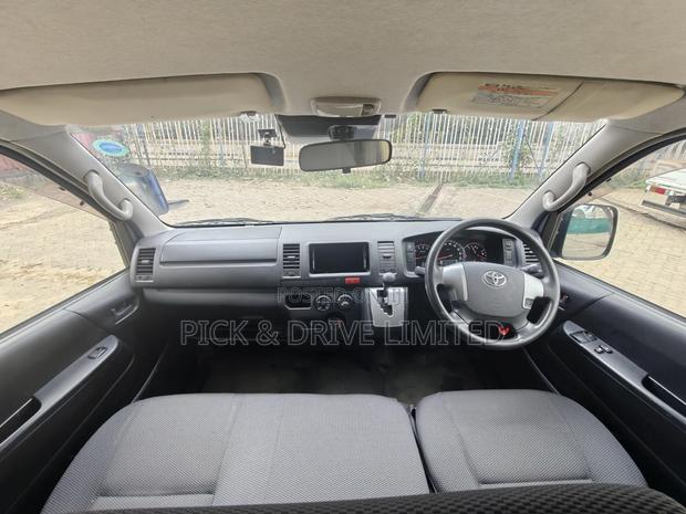 Toyota HiAce 2020 Blue - thumbnail 9