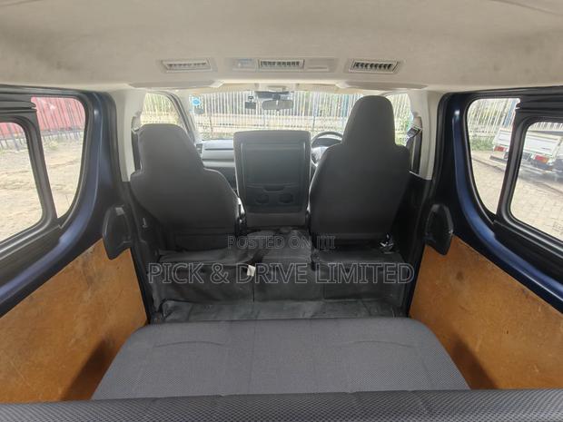 Toyota HiAce 2020 Blue - thumbnail 10