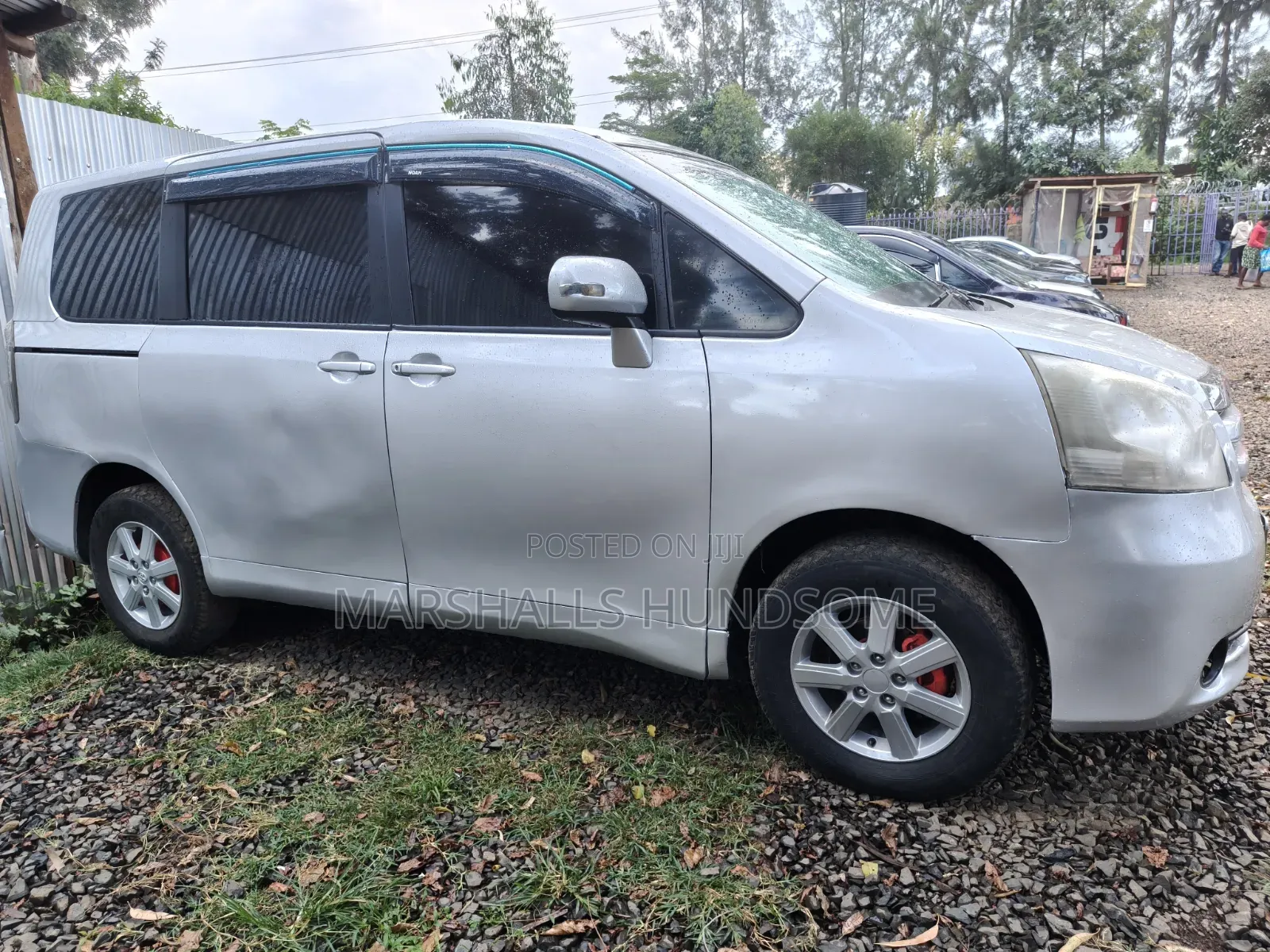 Toyota Noah 2009 Silver