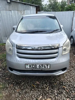 Toyota Noah 2009 Silver