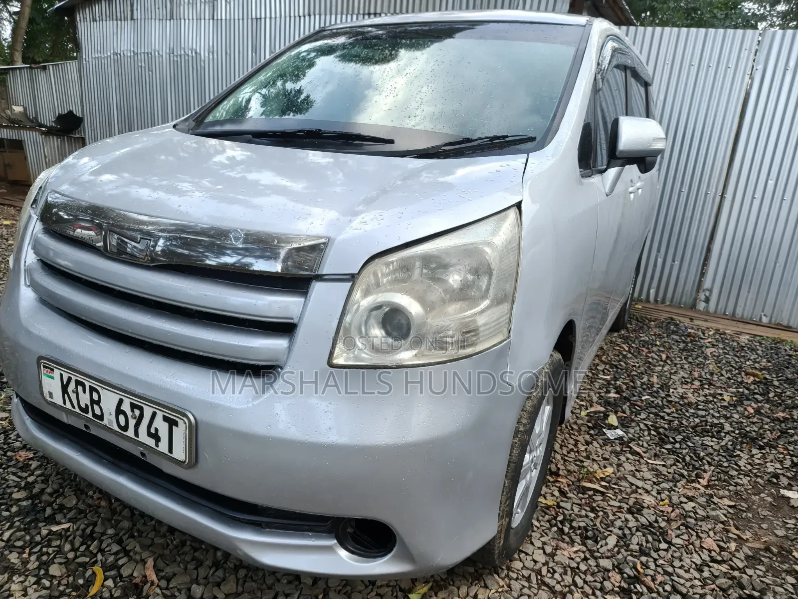 Toyota Noah 2009 Silver