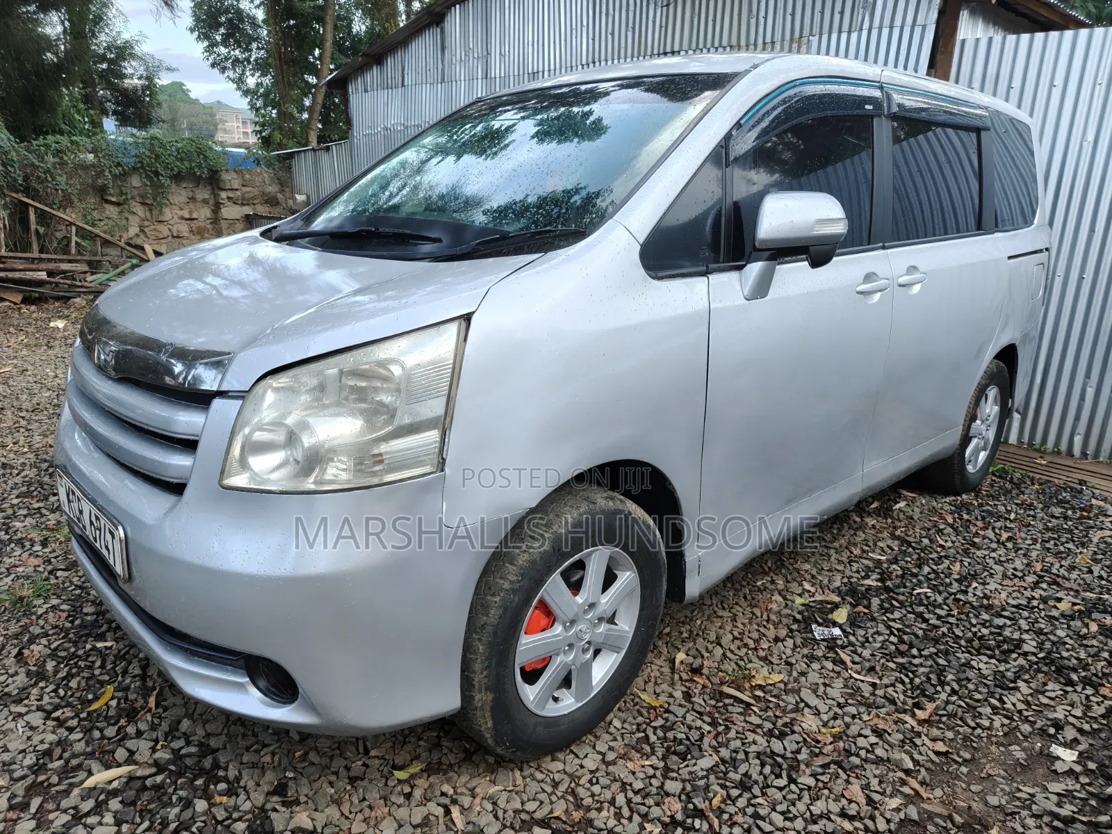Toyota Noah 2009 Silver