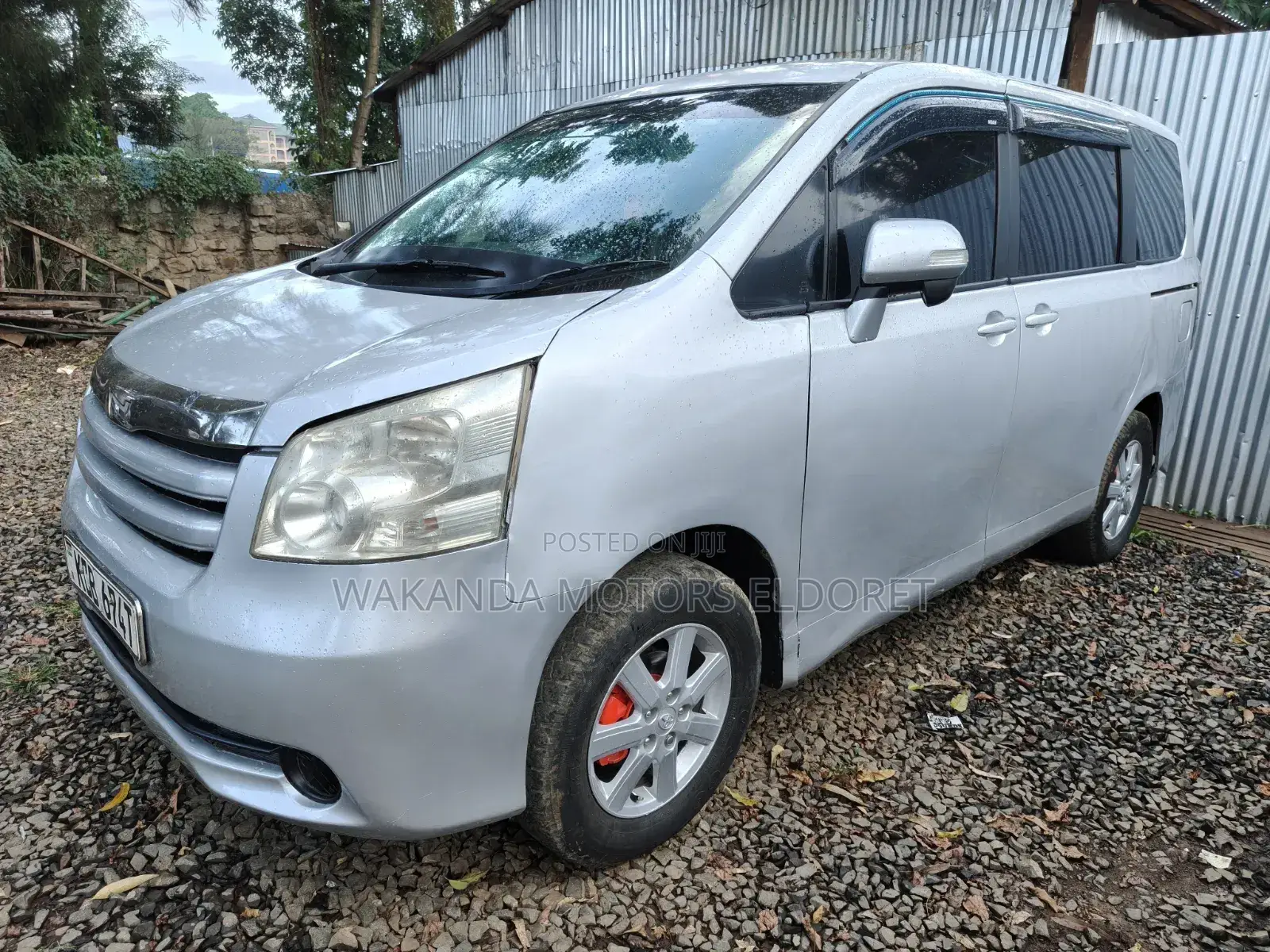 Toyota Noah 2009 Silver