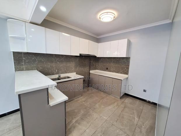 2bdrm Apartment in Valley Arcade for rent - thumbnail 2