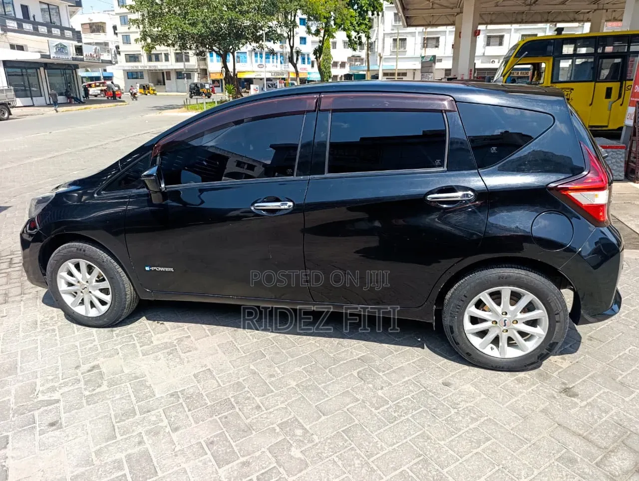 Nissan Note 2017 Black