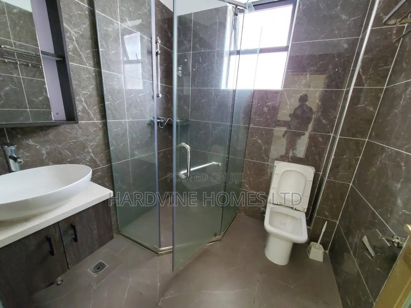 2bdrm Apartment in Valley Arcade for rent