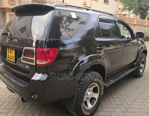 Toyota Fortuner 2006 Black