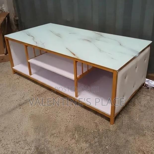 Modern Glass Coffee Table. Modern Glass Coffee Table