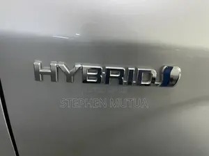Toyota Axio 1.5 Hybrid 2WD 2019 Silver
