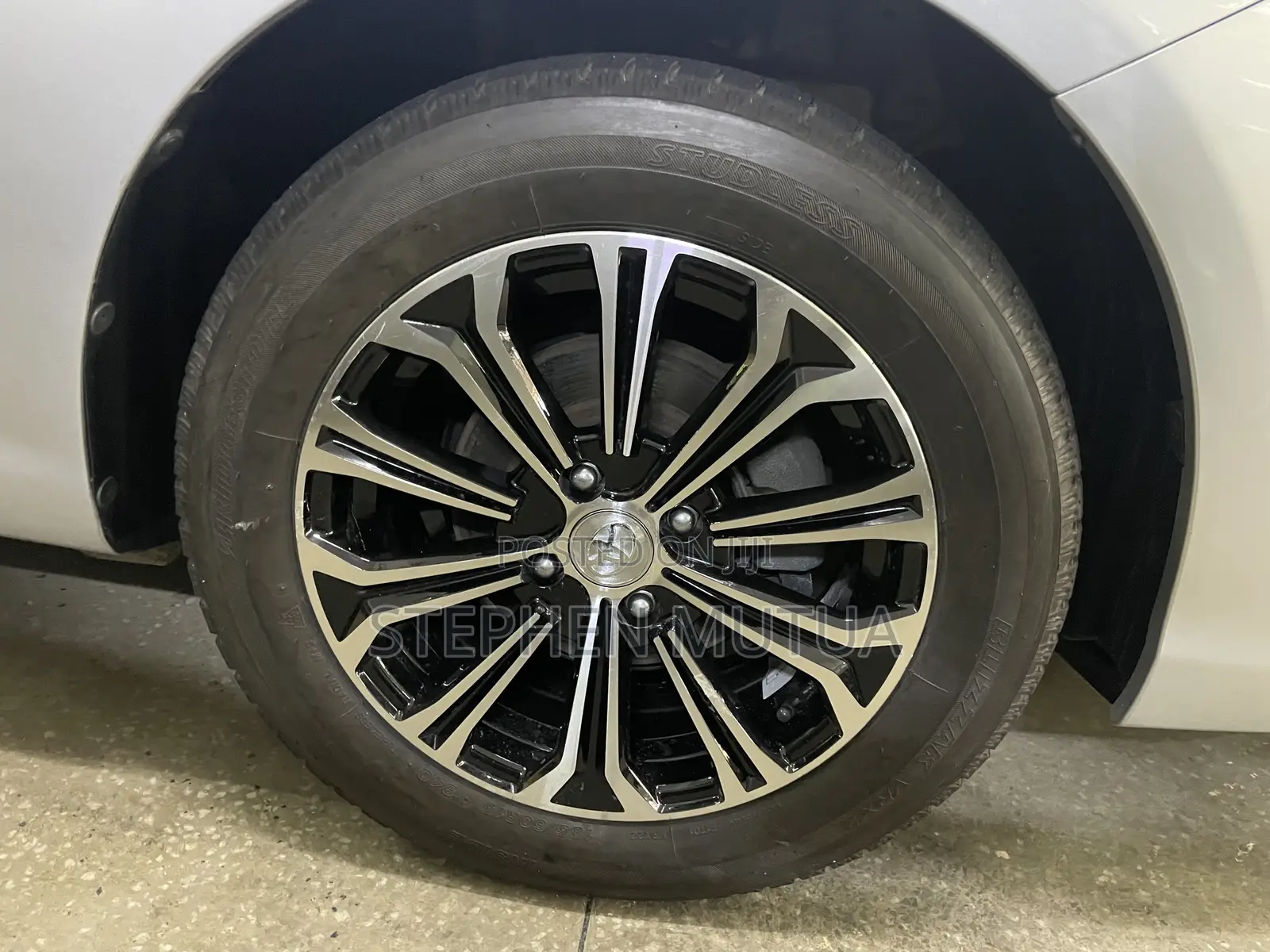Toyota Axio 1.5 Hybrid 2WD 2019 Silver