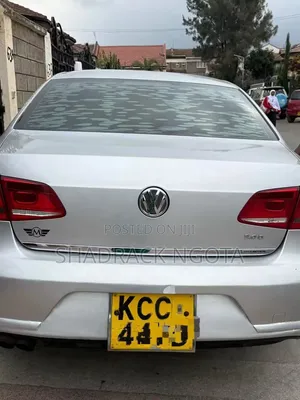 Volkswagen Passat 2011 Silver