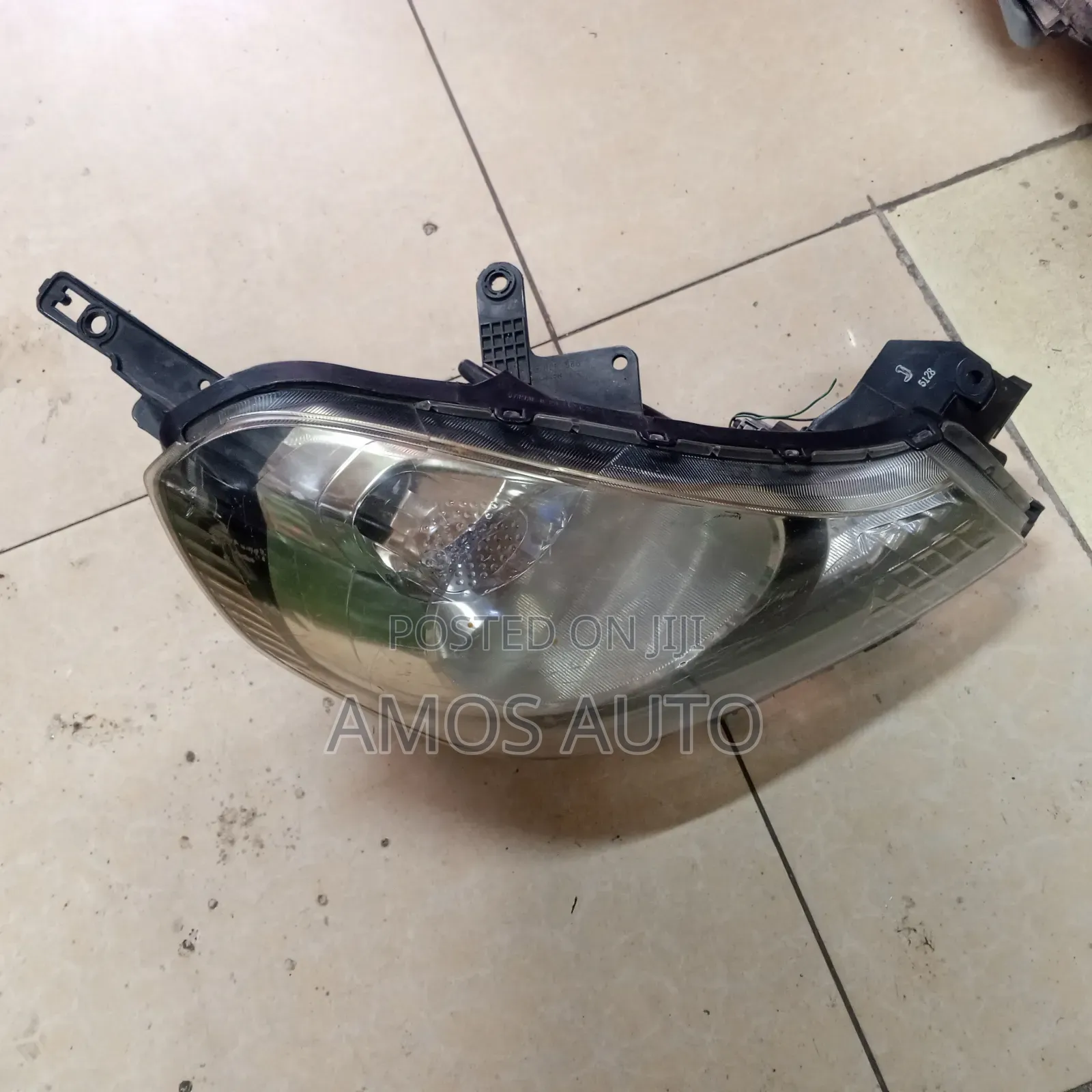 Nissan AD Headlight