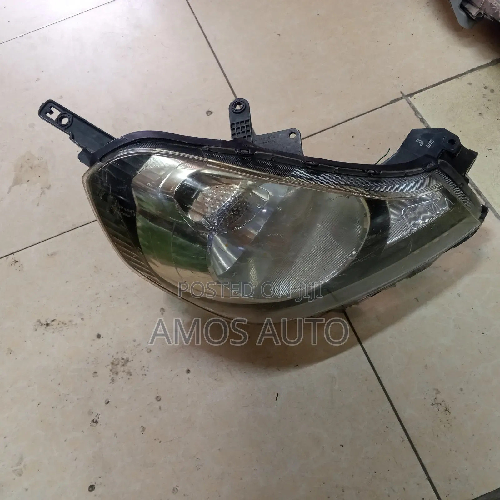 Nissan AD Headlight