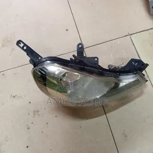 Nissan AD Headlight