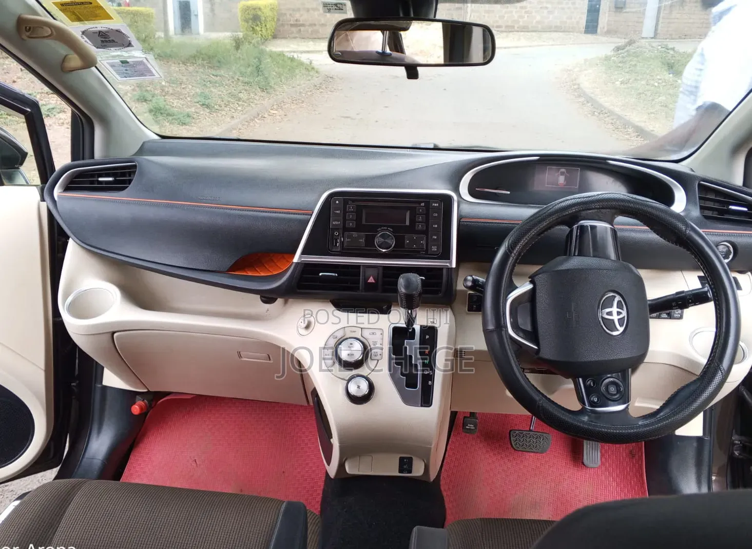 Toyota Sienta 2016 Brown