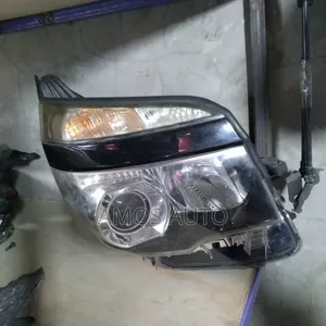 Voxy 2012 Headlight Xenon