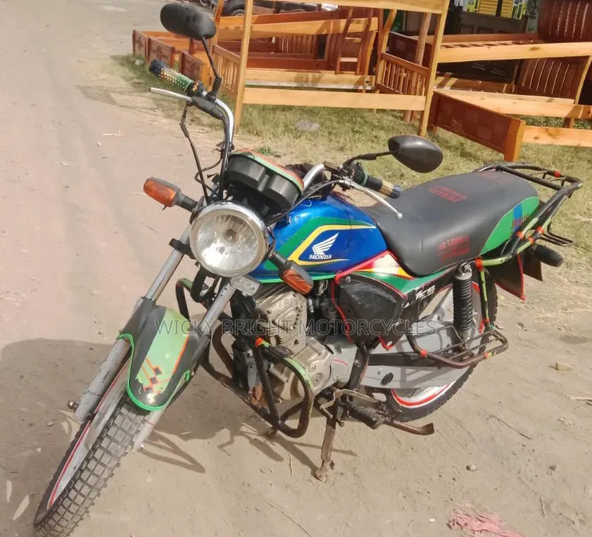 Honda CB 2021 Blue