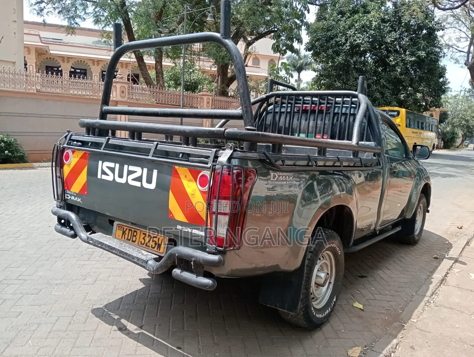 Isuzu D-MAX 2022 Gray