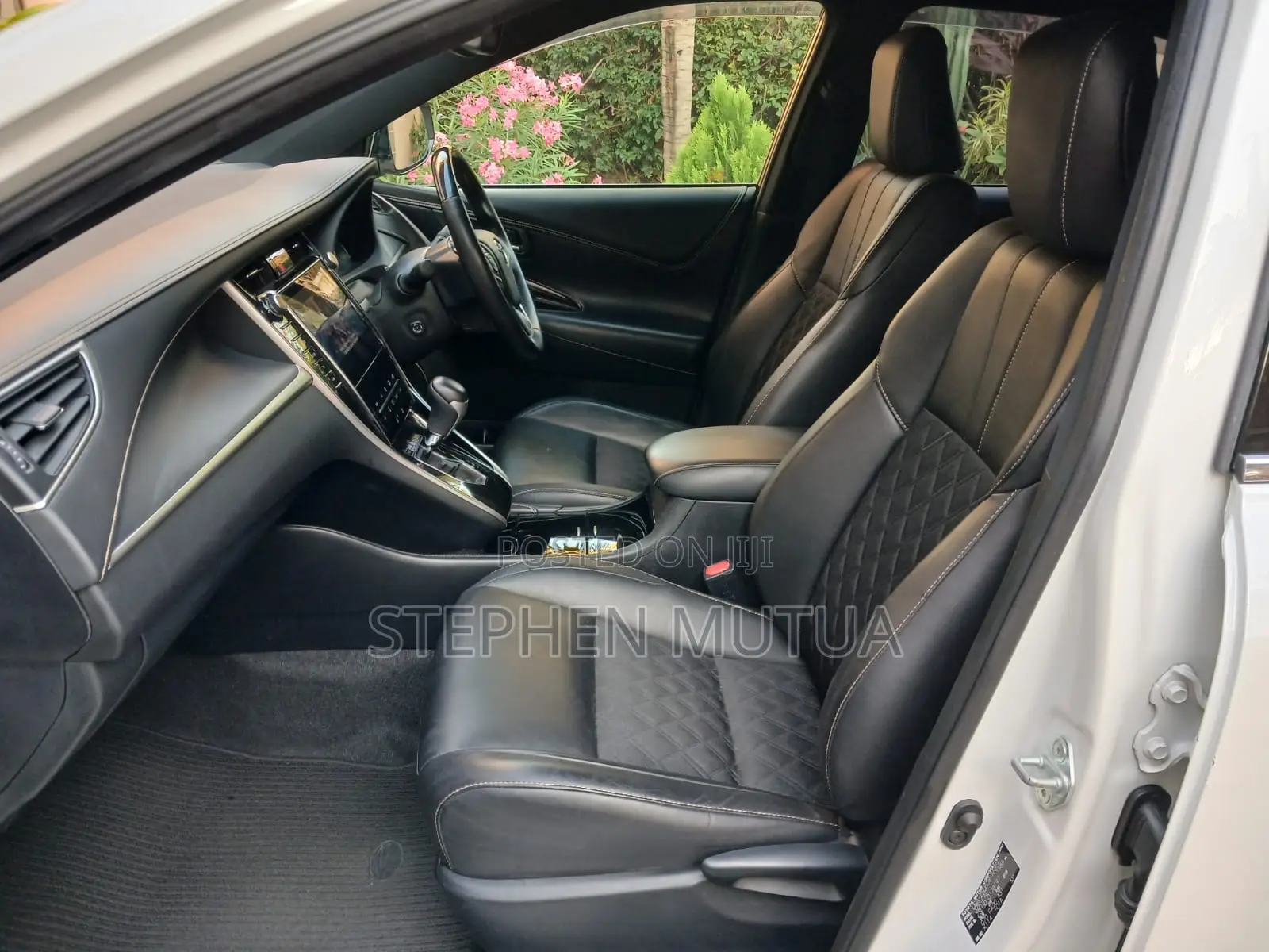 Toyota Harrier 2.0 2019 White