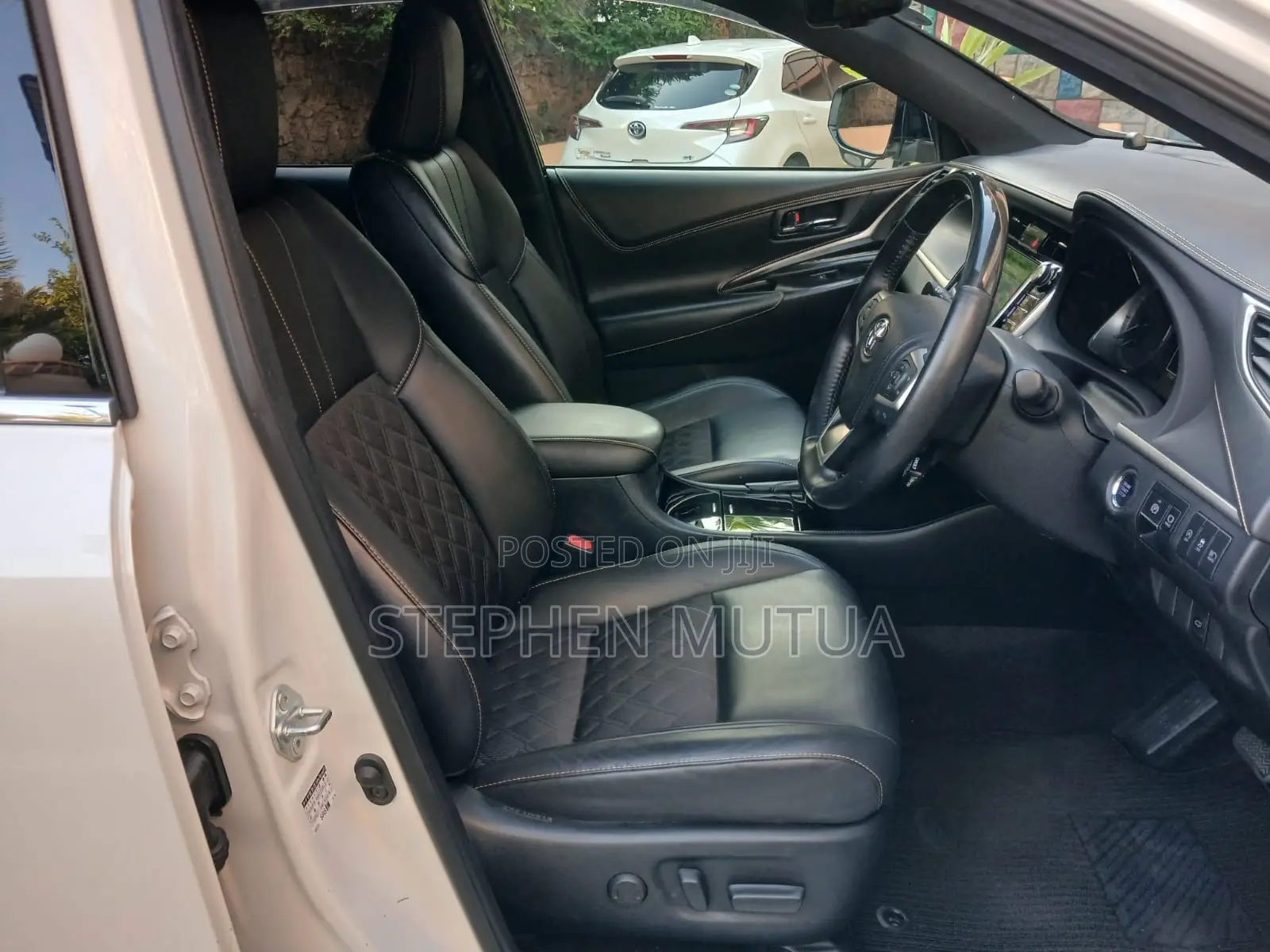 Toyota Harrier 2.0 2019 White