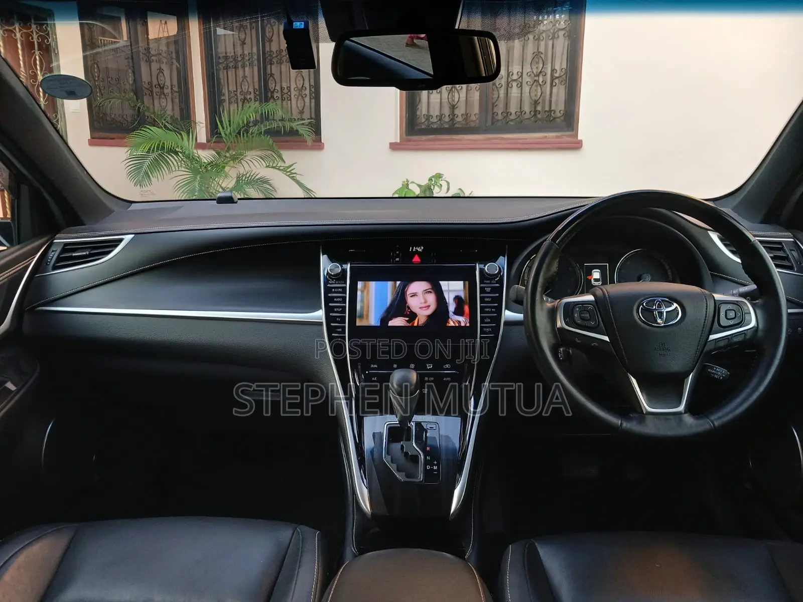 Toyota Harrier 2.0 2019 White