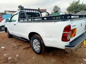 Toyota Hilux 2007 White