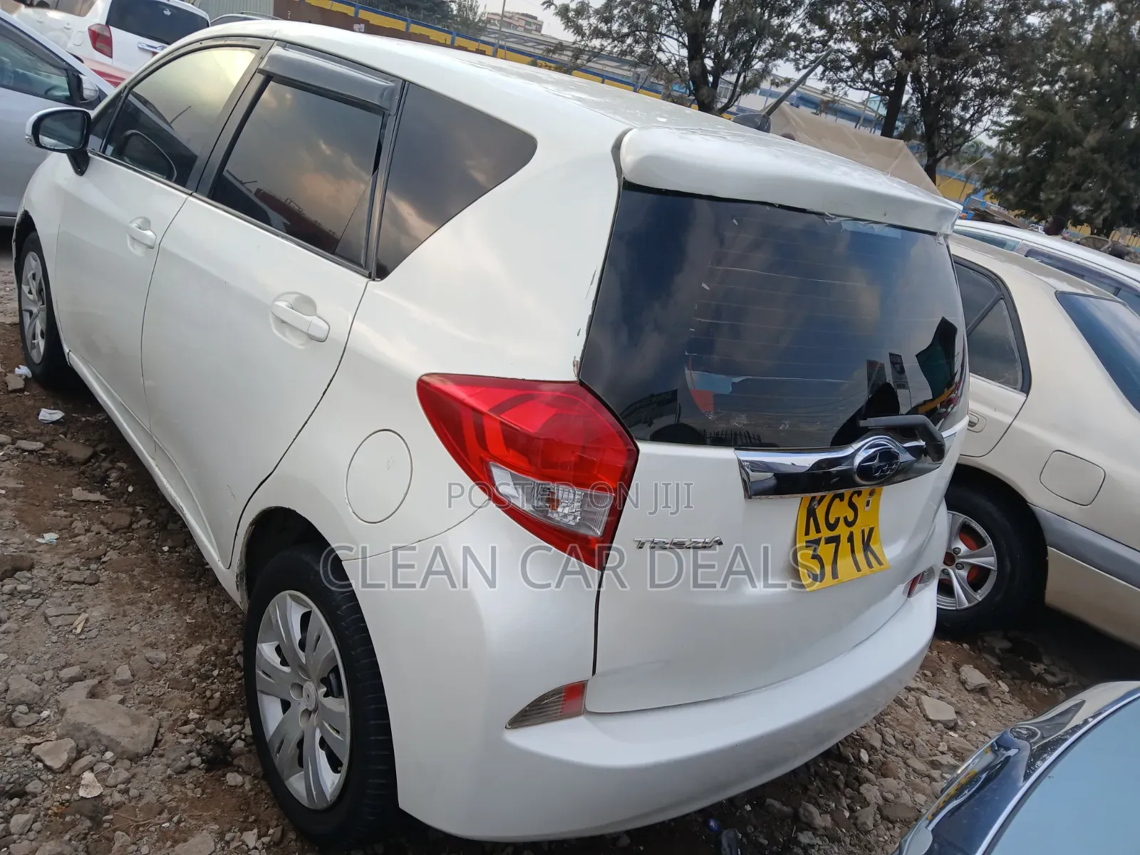 Subaru Trezia 2011 White