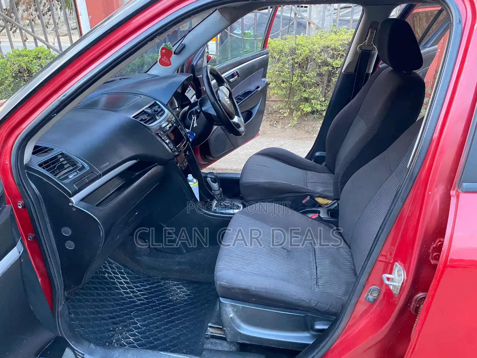 Suzuki Swift 2011 Red