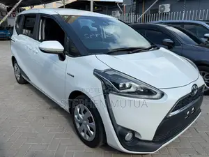 Toyota Sienta 1.5 Hybrid FWD 2019