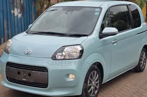 Toyota Porte 2020 Blue